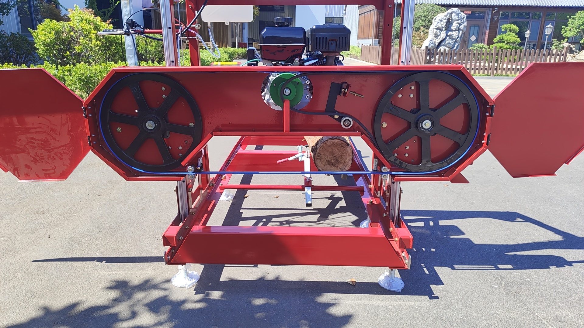 32in portable   420cc gas engines with   band saw Product details 0