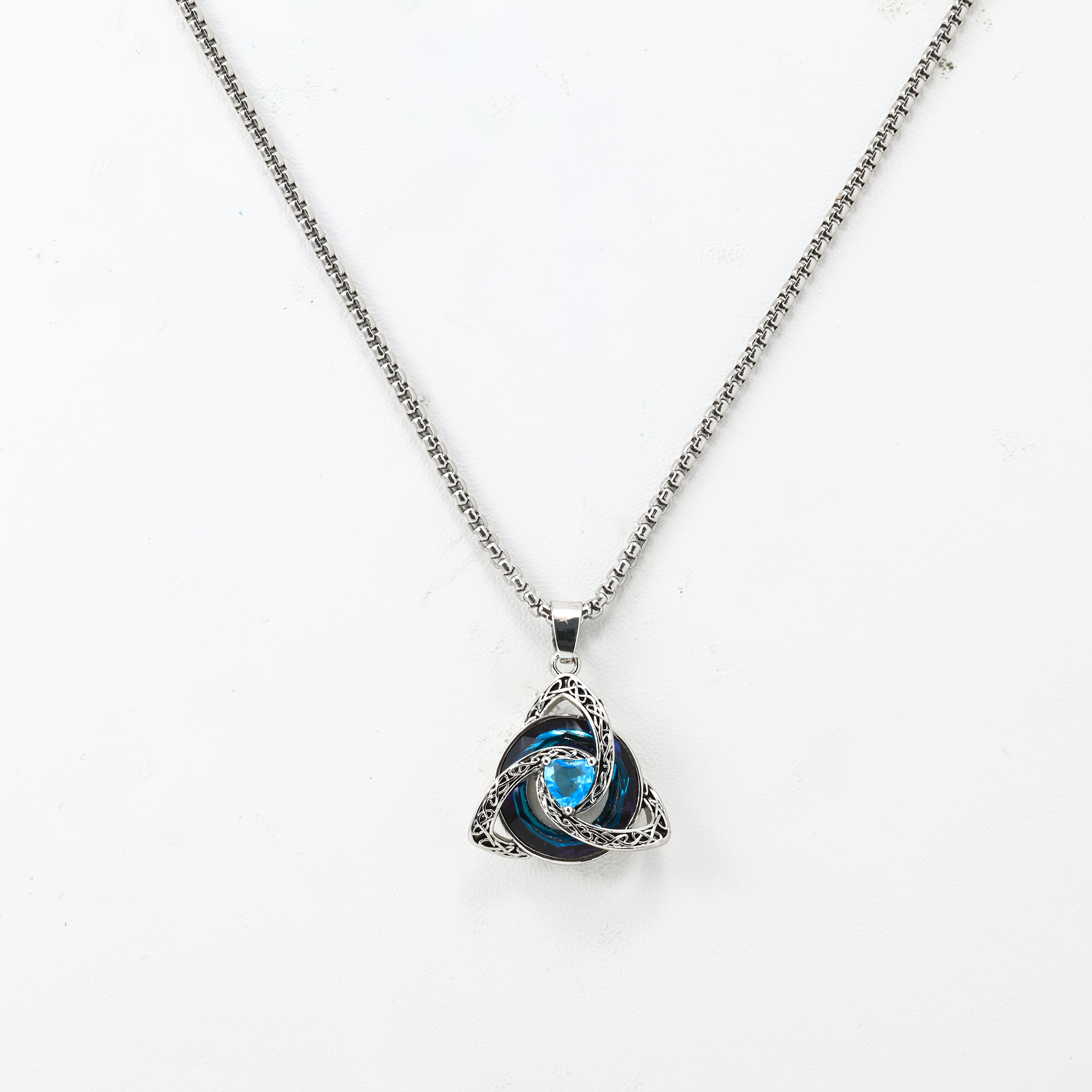 TEMU Collier Nœud Vintage, Pendentif Synthétique Pierres de de Cœur 12 Couleurs, Collier Pendentif de Luxe Léger Haut de Gamme, Chaîne Clavicule,