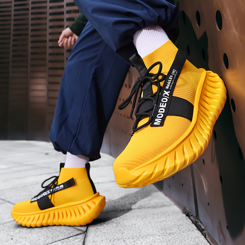 Men's Fashion Mid-Top Shoes, Men's Casual Sneakers, Breathable Mesh, Lightweight and Shock-Absorbing, Wide Elastic Band Design for a Snug Fit