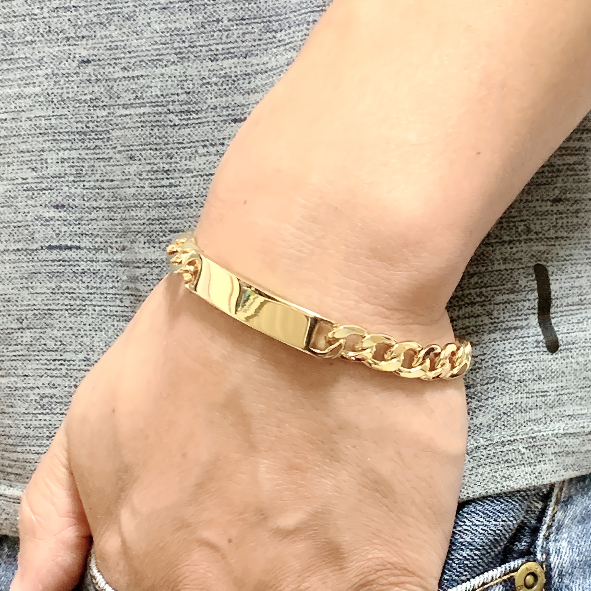 1 18K Golden Plated Men's Bracelet, 18K Golden Plated, 9mm Wide Polished ID Curved Plate, 8-Inch Long Cuban Link, High-Quality 304L Stainless Steel, Mirror Finish, Unique Cowboy Buckle Design, Easy to Wear, Fashionable and Elegant, Exquisite Gift