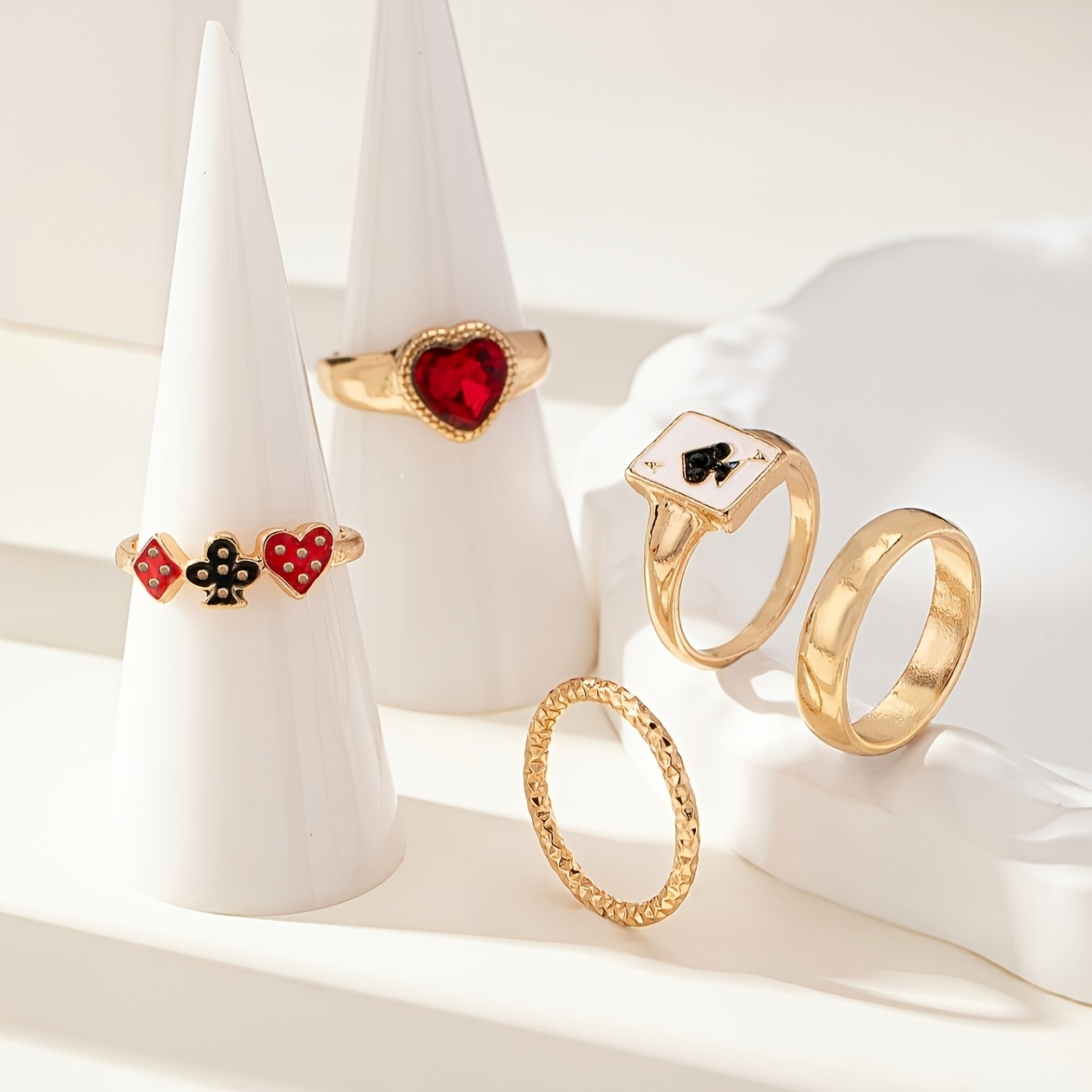 TEMU 5 Vintage Minimalist Heart Drop Oil Playing Card Hoop Earrings, Valentine's Day Design, Versatile Daily Stackable Women's Exquisite Set