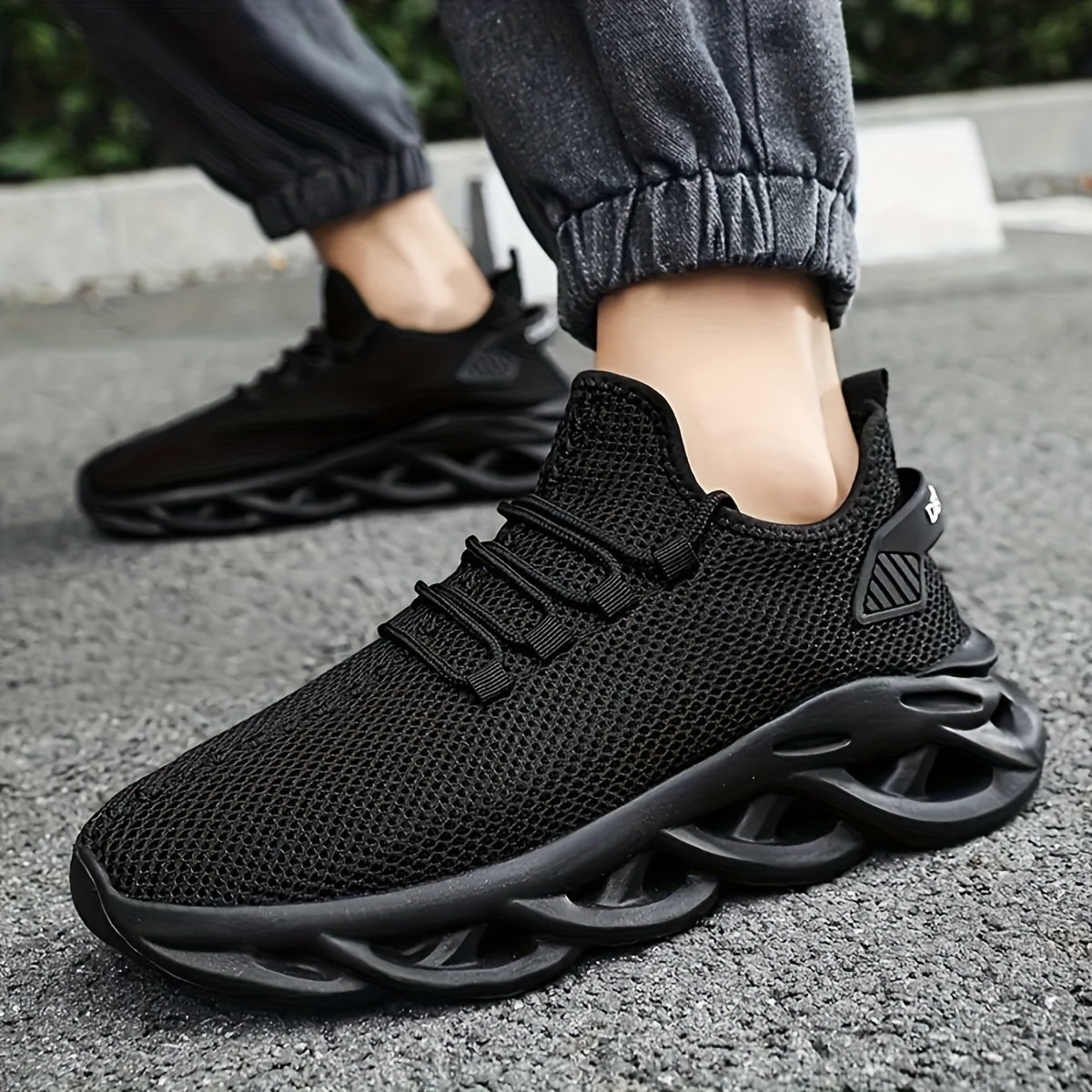 

2025 Trendy Women's Breathable Running Shoes - Fashionable Couples Sneakers , Casual Athletic Footwear With Lace-up Closure