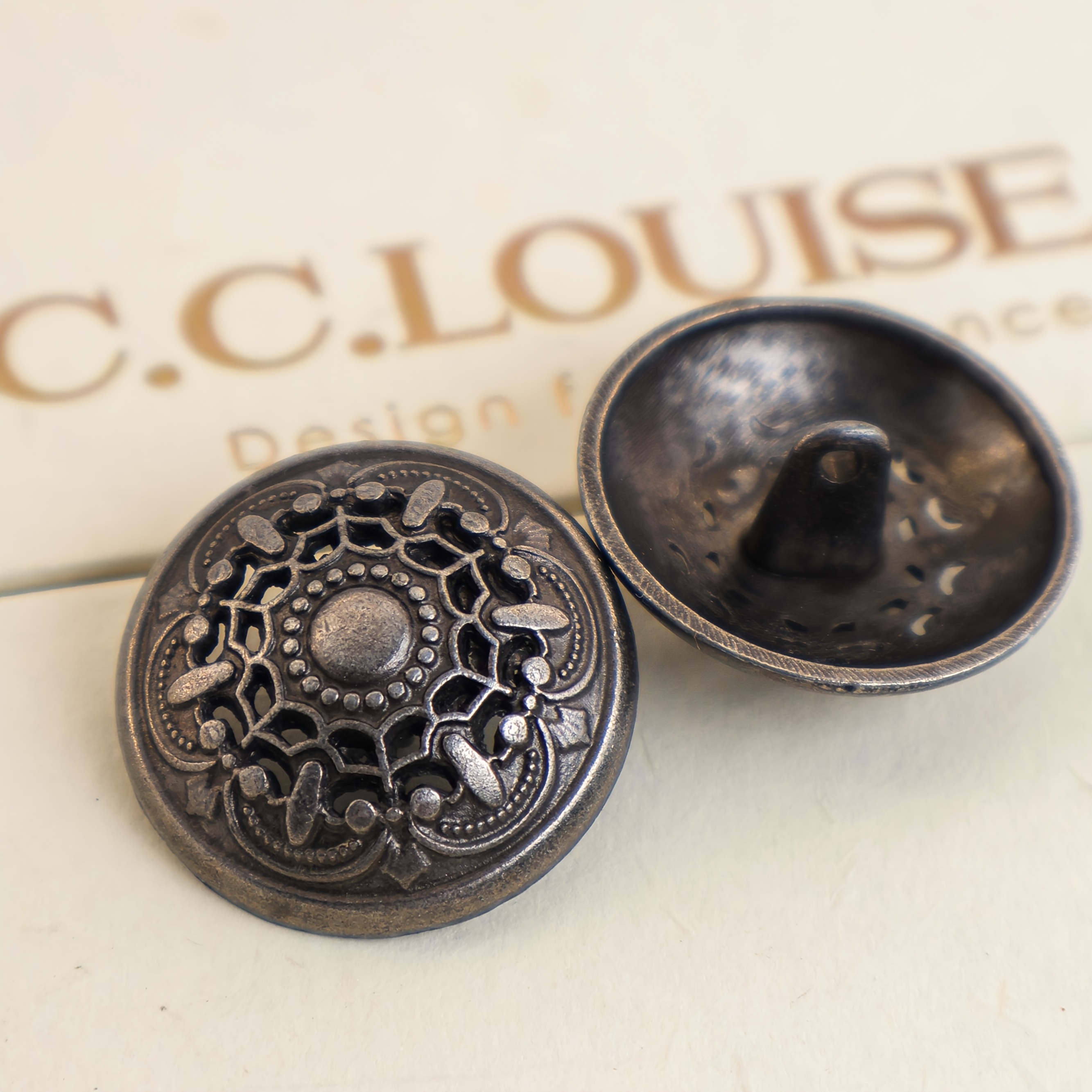 TEMU Set di 10 bottoni vintage da 23 mm con petali vuoti in metallo cuciti a , adatti per la decorazione di vestiti, borse, articoli in pelle o