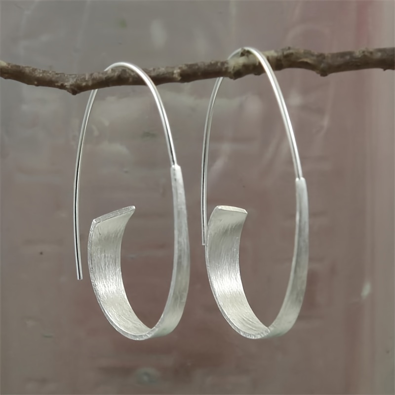 

925 Sterling Silvery Fashionable Spiral Geometric Earrings - Zinc Alloy Structure, Fashionable European And American Design, No Embedded Materials, Fashionable Women's Accessories