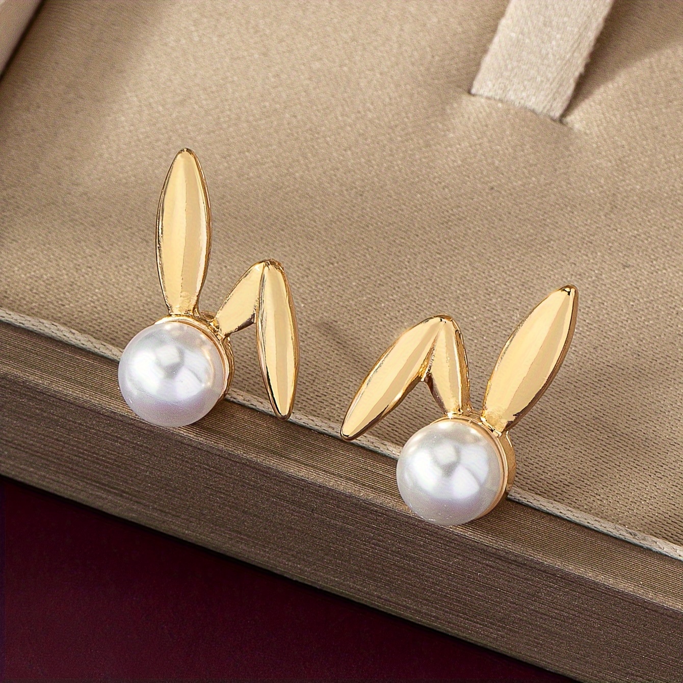Bunny Faux Pearl Stud Earrings Retro Style Rabbit Versatile