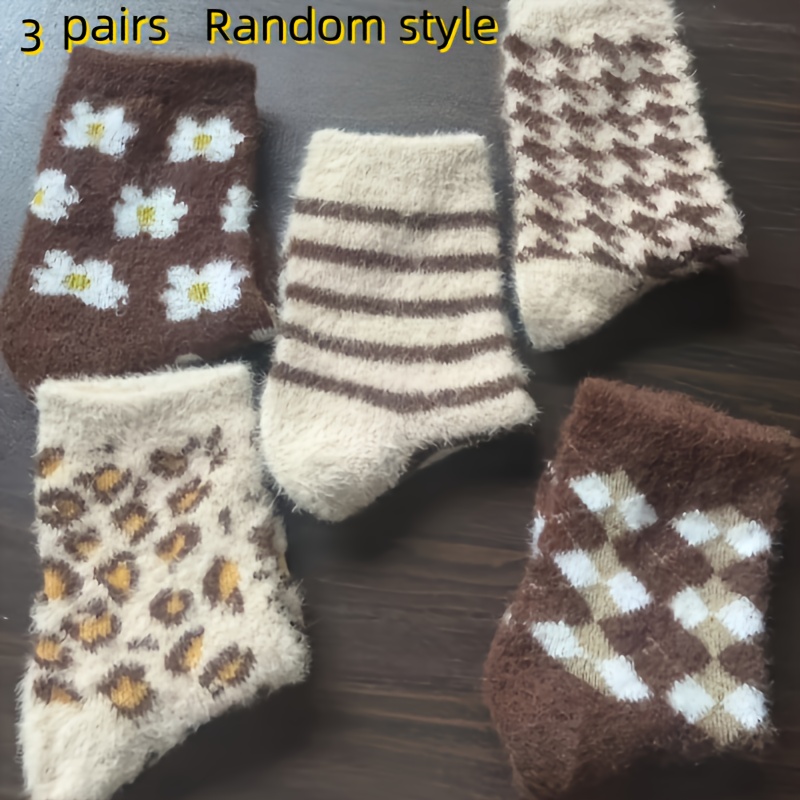 TEMU 3 Pairs Of Random Women's Winter Furry Retro Stylish Mid-calf Socks
