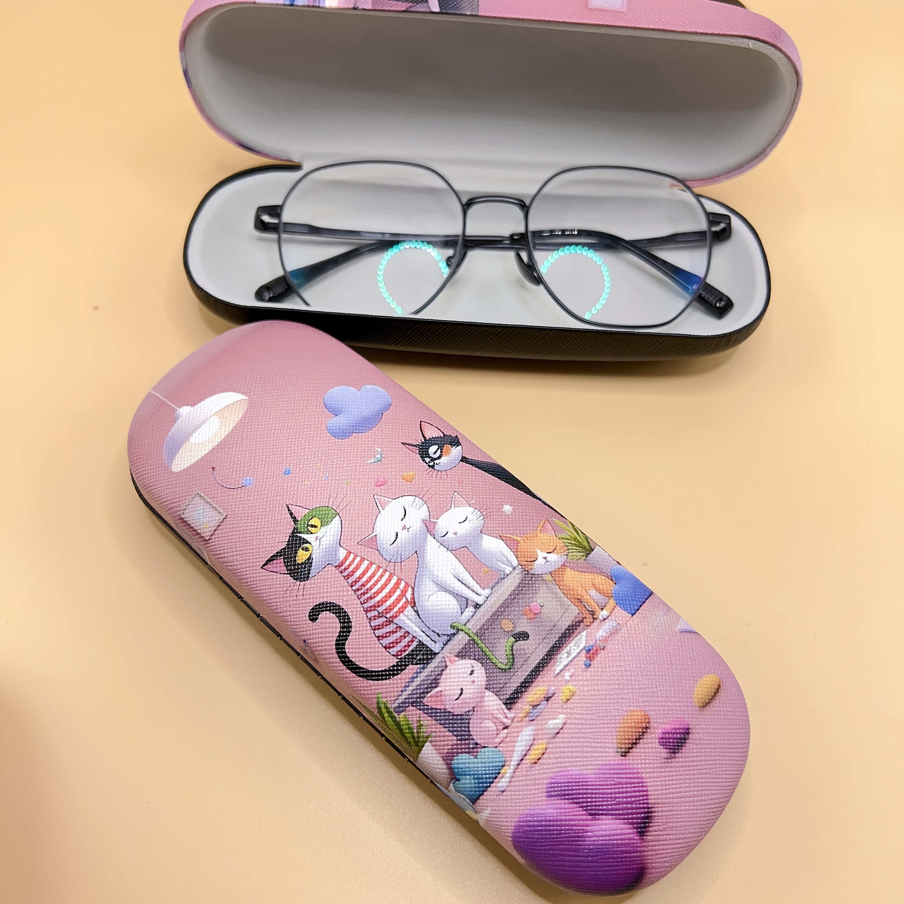 Cute Cat Eyeglass Case with Kitten Design