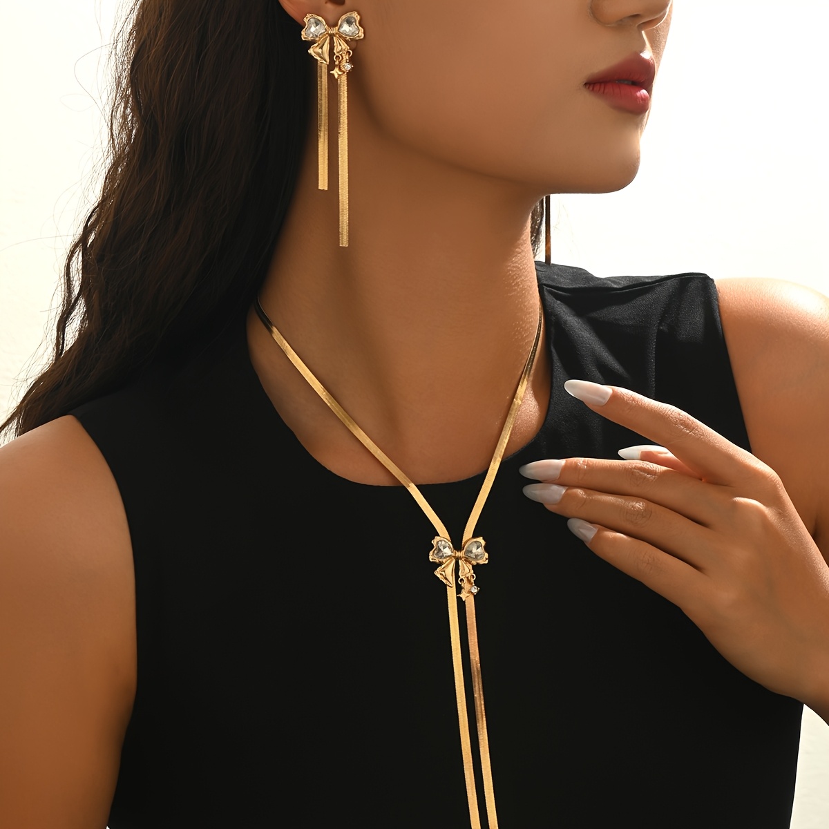 TEMU Ensemble 2 pièces : Nœud et avec accents et pompon à franges, assorti d'un collier chaîne et d'un ensemble de boucles d'oreilles. Convient pour