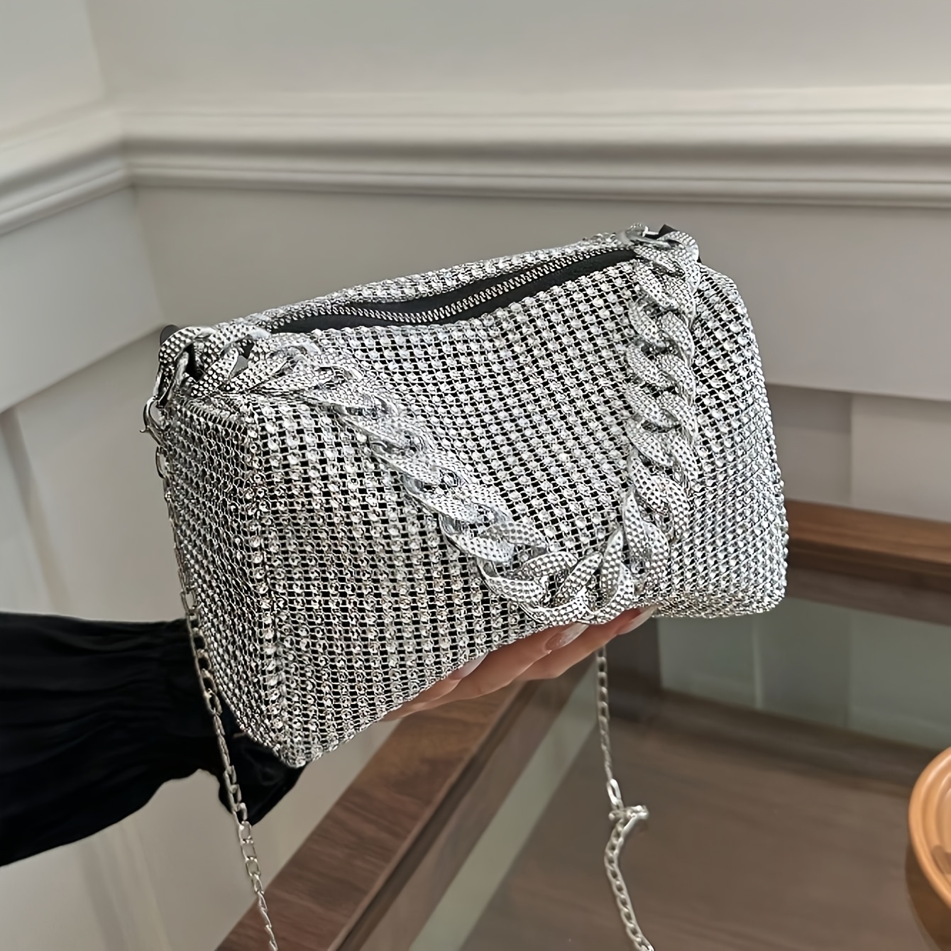 Ladies' Sparkling Polka Dot Crossbody Bag With Chain Shoulder Strap, Featuring A Detachable Shoulder And Waist Strap, Spacious Zippered Fabric Handbag Suitable For Parties And Travel