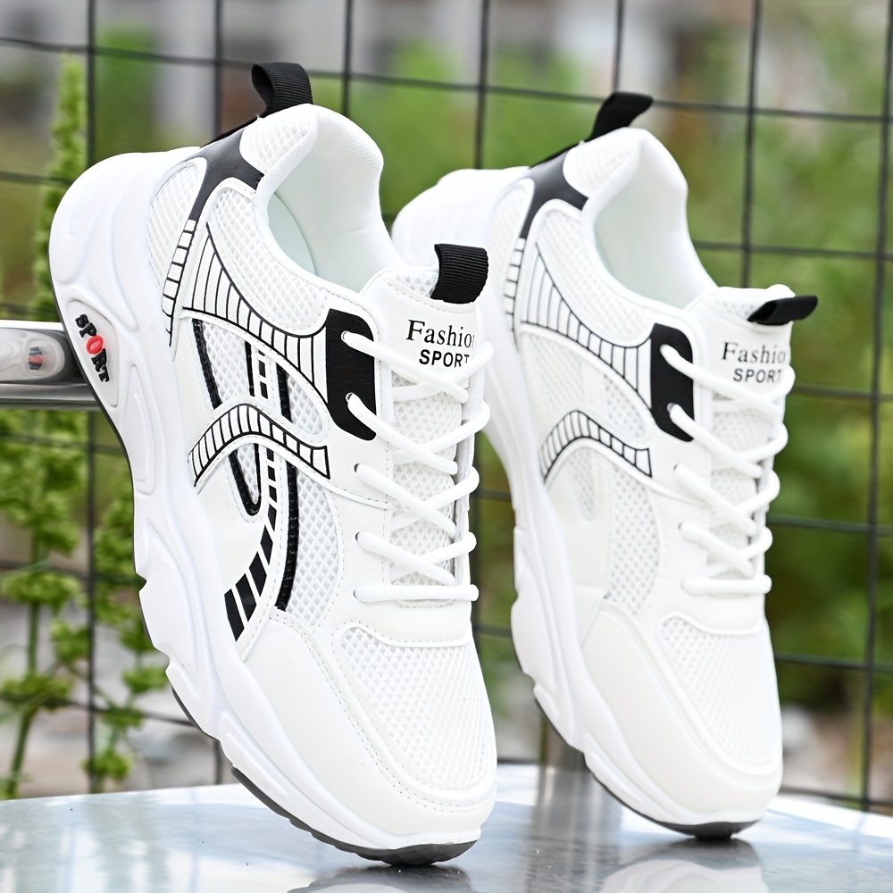 The New Casual Sneakers Are Lightweight And Breathable, Ensuring Comfort Throughout The Day. They Are Suitable for Running And Everyday Outdoor Activities, Featuring a Lace-Up Design And Double-Layer Mesh for a More Comfortable Fit