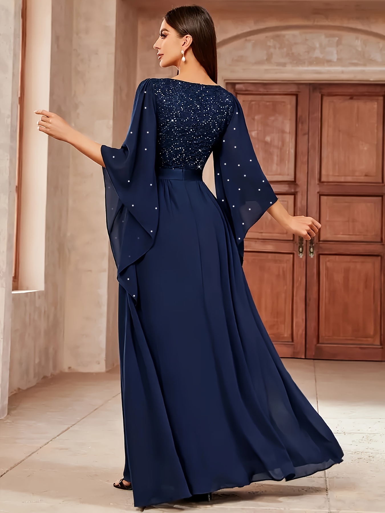 Elegant Women's V-neck Lace-trimmed Chiffon Banquet Gown, Suitable for Parties, Dinners, and Weddings