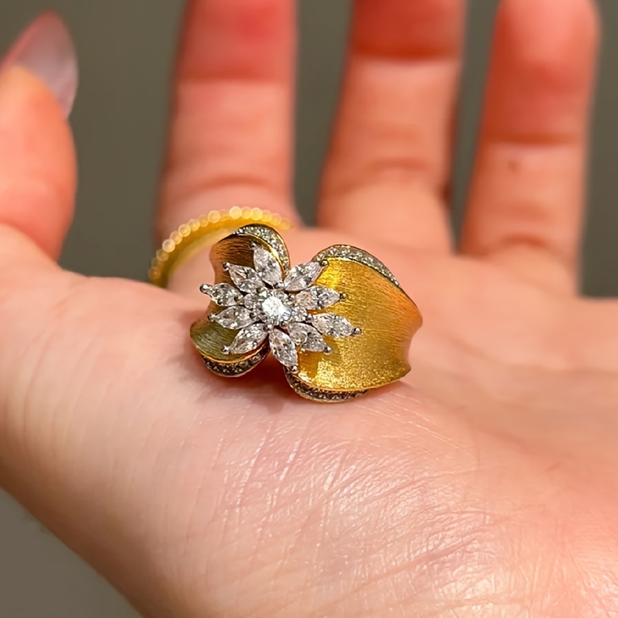 

Women's Synthetic Zirconia 18k Gold Evening
