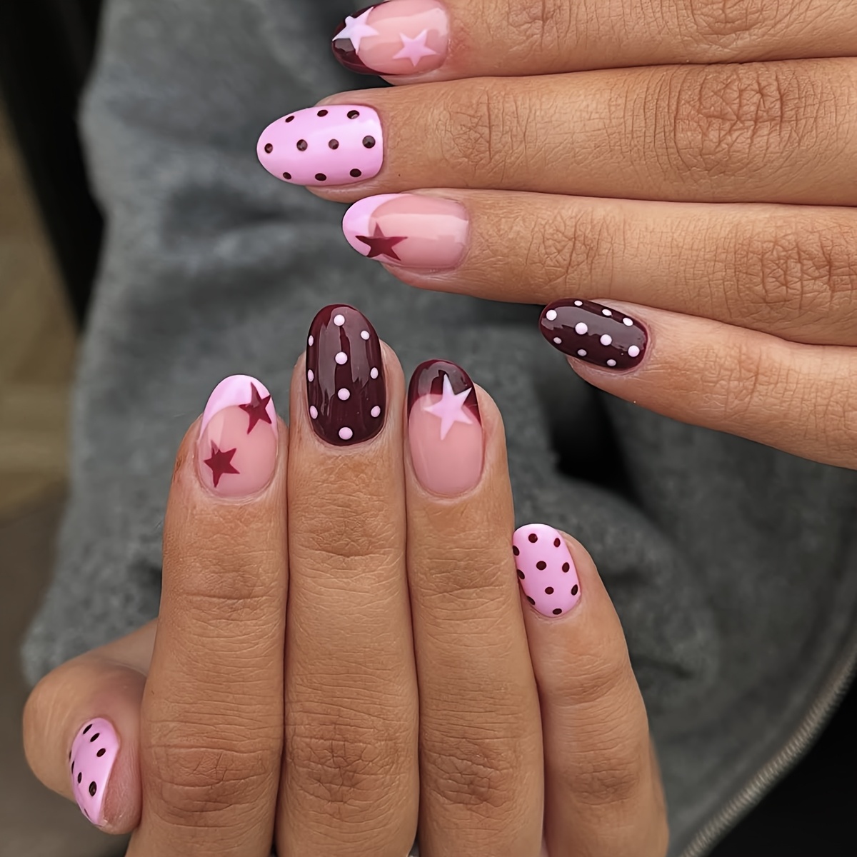 Image of This Set Of 24pcs Easy Burgundy Short Oval Press-on Nail Stickers Features A Sweet And Cute Pink Polka Pattern, Making It Ideal For And Women To Wear During And Parties