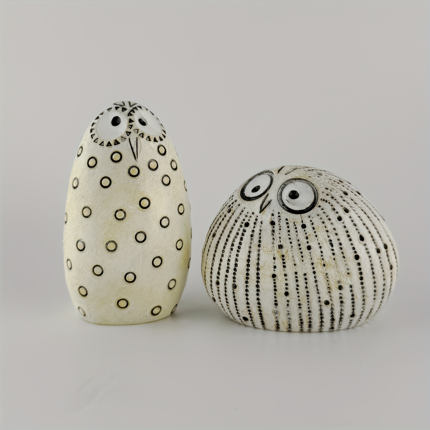 E-shop 2 Stück Adorable Owl Resin Figurinen - Whimsical Design mit runden Augen und punktierten Mustern, für Zuhause, Wohnzimmer, Schlafzimmer Dekor,