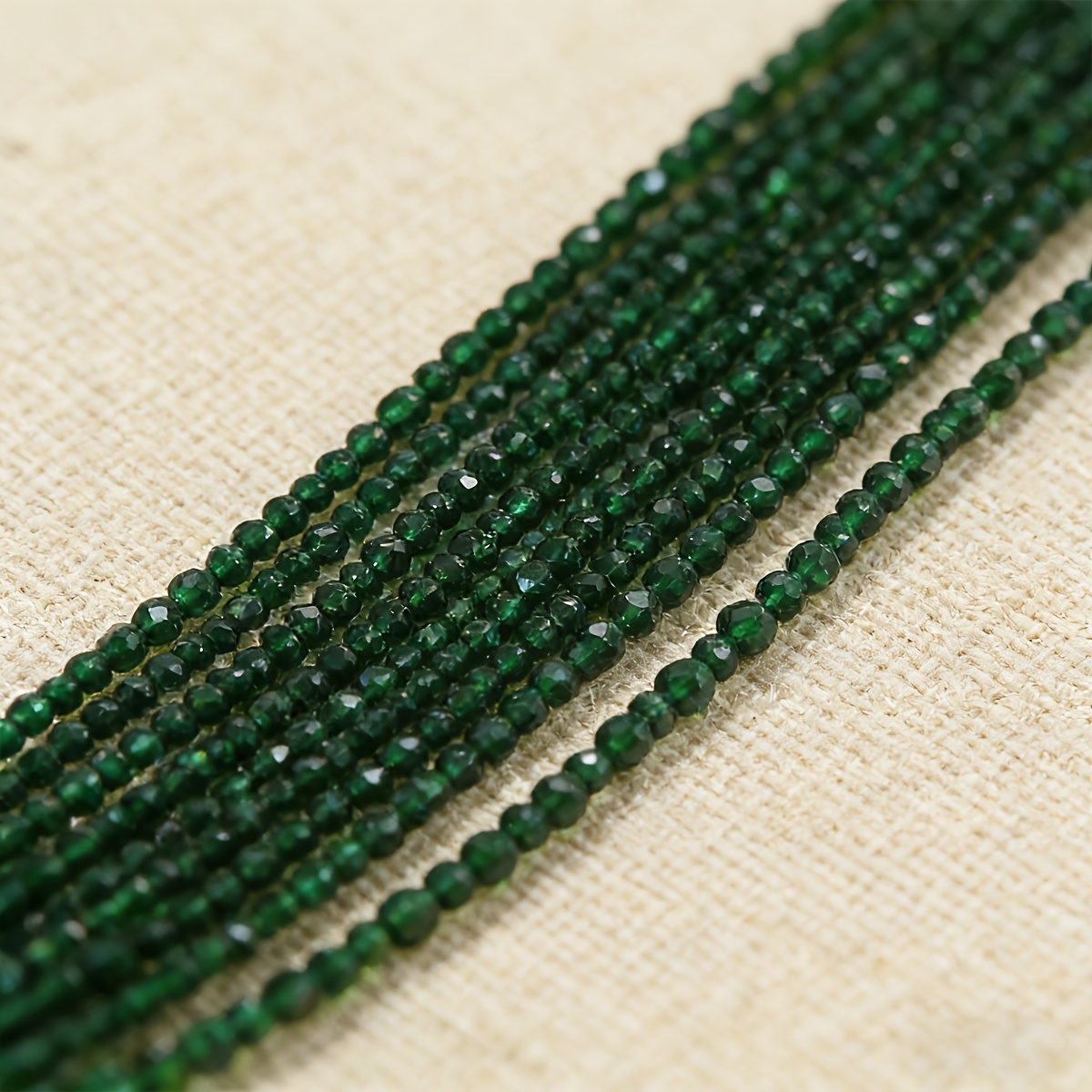 TEMU Cuentas verdes facetadas de 6 hebras de 2 mm con punta puntiaguda, adecuadas para manualidades DIY, pulseras, collares, zapatos y accesorios -