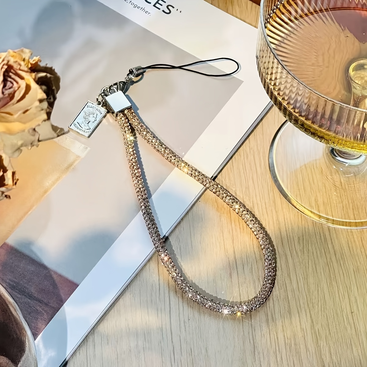 TEMU Cordon de téléphone tête de beauté étincelant de luxe, chaîne individuelle unique pour l'extérieur, anti-perte, bracelet court de qualité