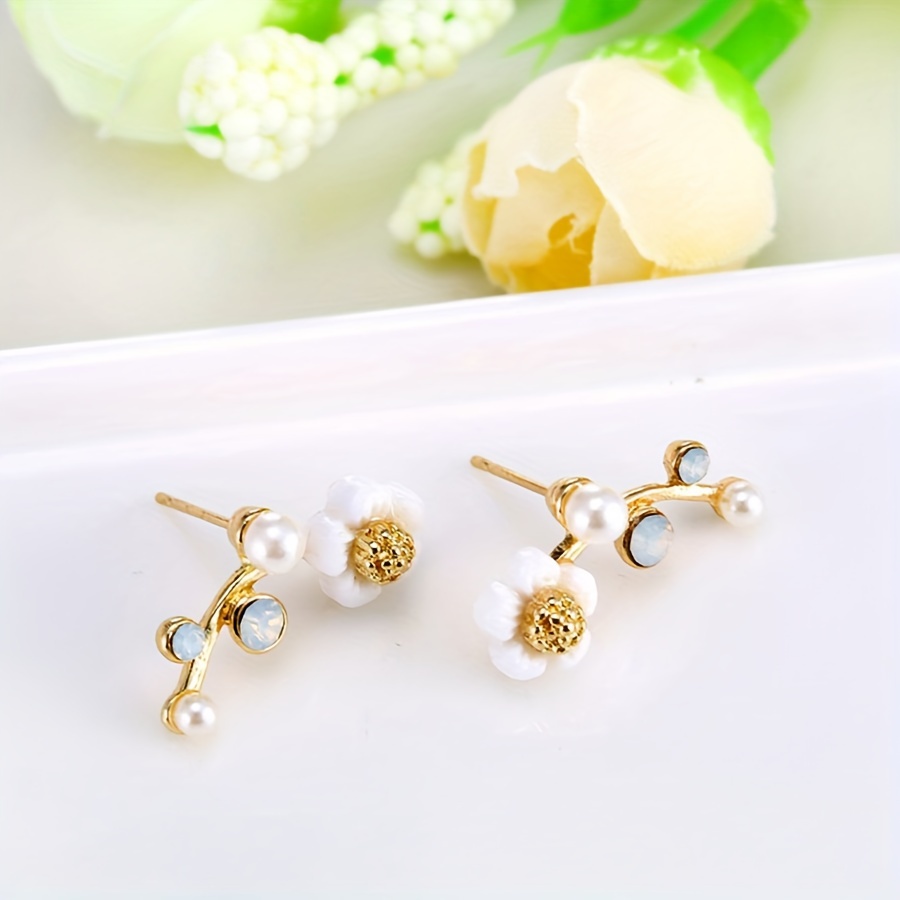 

Chic Golden-tone Flower & Pearl Stud Earrings For Women - Cute Resin & Alloy, April Birthstone, Casual Attire, Branch Design, Pearl Earrings