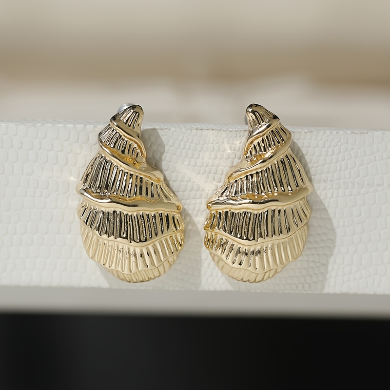Seashell-Shaped Fashion Earrings