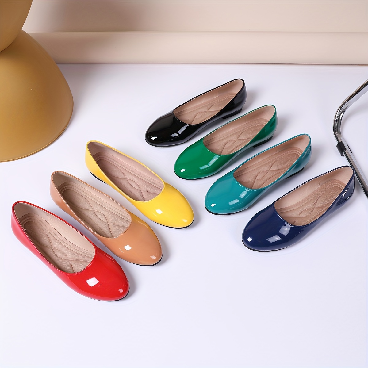 

Women's Comfortable Slip-on Flats - Breathable, Lightweight With Soft Sole, Versatile Solid