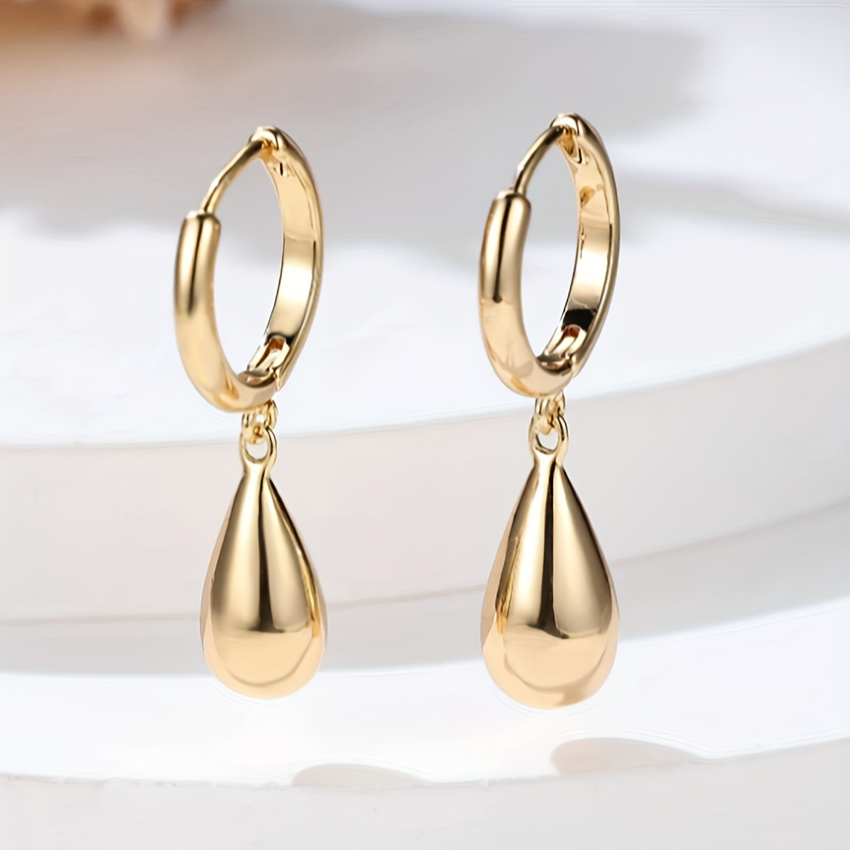 

A Pair Of Copper-toned Stylish Glossy Water Drop Pendant Earrings, Retro And Simple Ladies' Earrings, A Gift For A Date