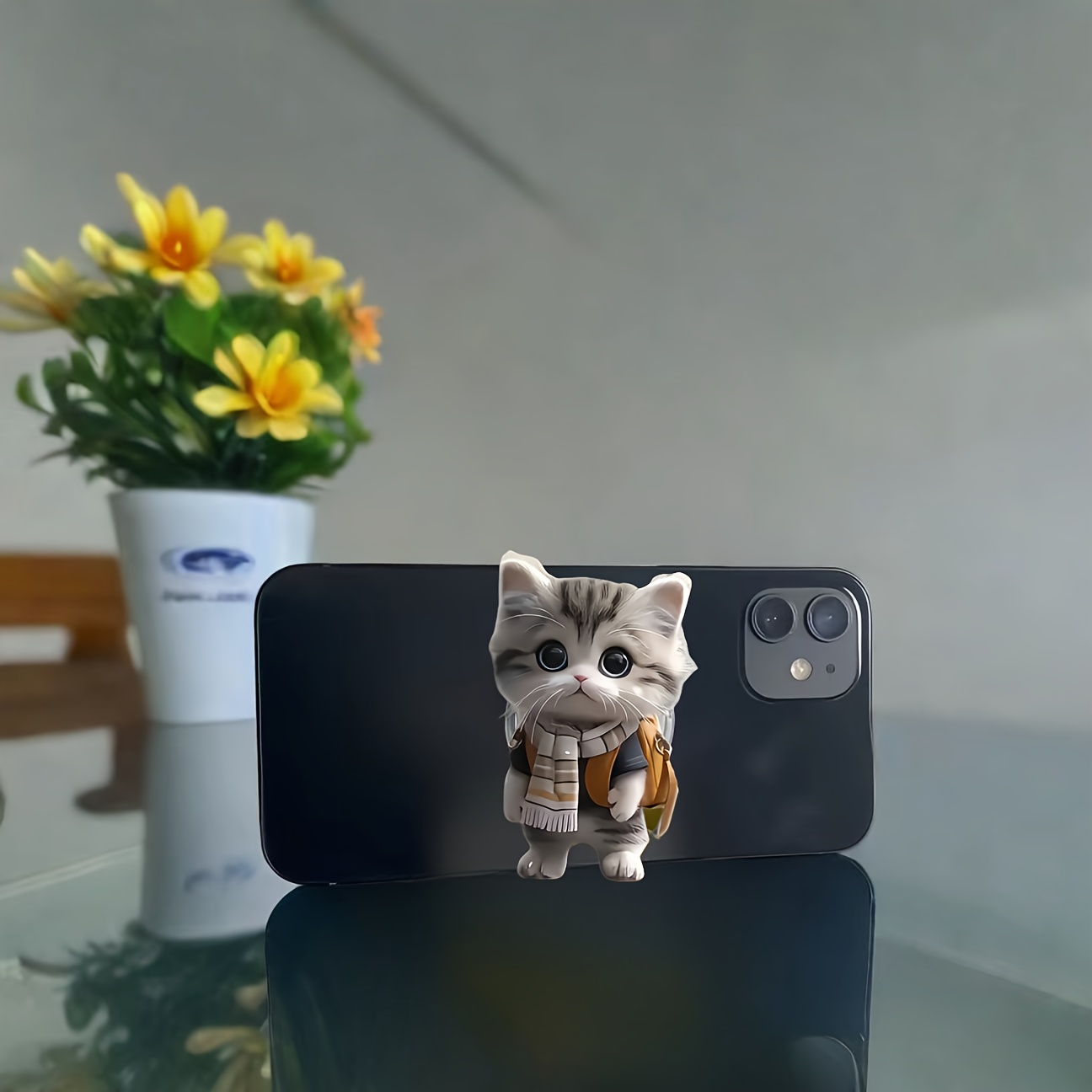 

Acrylic Cat Phone Stand: Stylish And Waterproof For Device