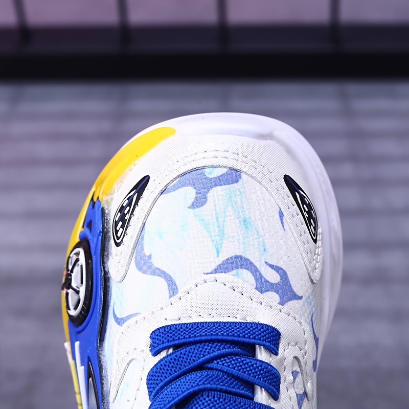 2025 Lente Nieuwe Stijl Verlichte Schoenen voor Jongens en Meisjes, Cartoon Hardloopschoenen met Verlichting, Geschikt voor Jongens van 1-6 jaar.