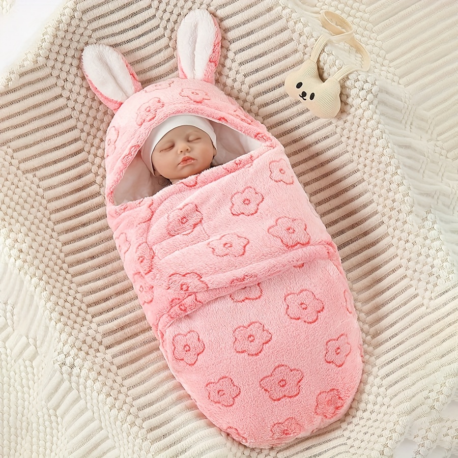 A Thick Hooded Scarf for Newborns, Ideal for Hospitals And Family Use, Designed to Keep Babies Warm, Perfect for Baptism Presents And Holiday Robes