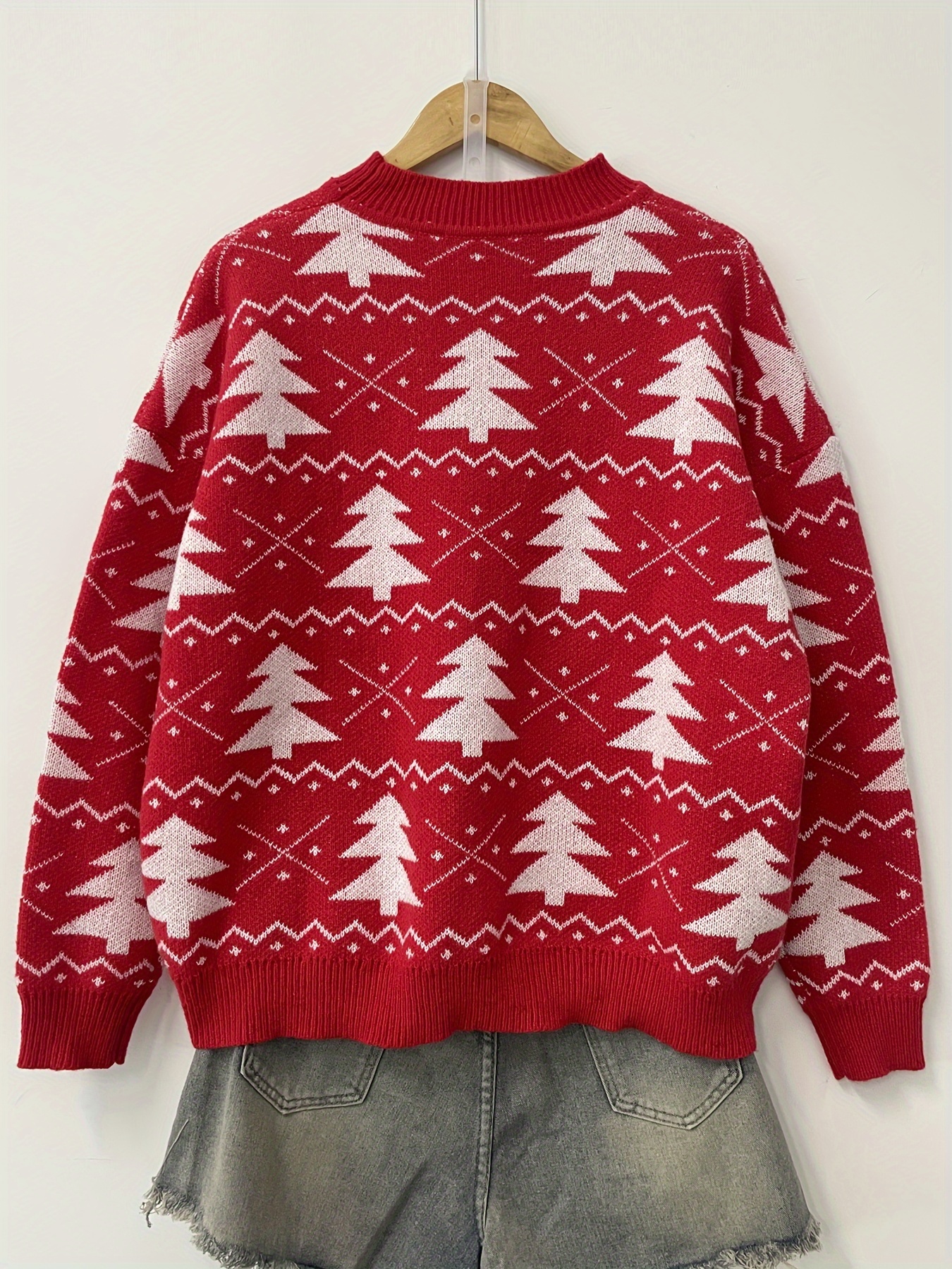 Plus Size Women's Christmas Tree Snowflake Print Sweater Red White  Holiday Design, Soft Stretchy, Drop Shoulder Long Sleeve Round Neck Casual 