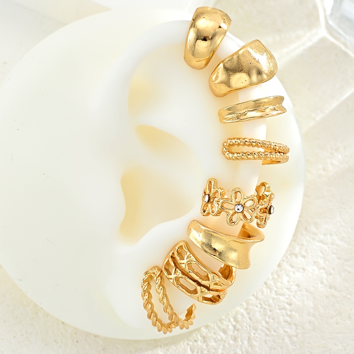 TEMU 8pcs Women's Fashion Clip-on Earrings, Fashionable Elegant Luxurious Old Money Style Flower-shaped Rhinestone Bling Bling Women's Ear Clip Set,