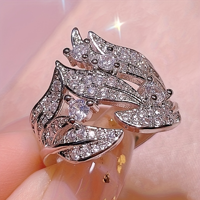 1pc Of Women's Fashionable And Unique Ring, Luxurious Creative Micro-pave Synthetic Synthetic Zirconia Leaf-spliced Ring, Daily And Banquet Accessory For Women