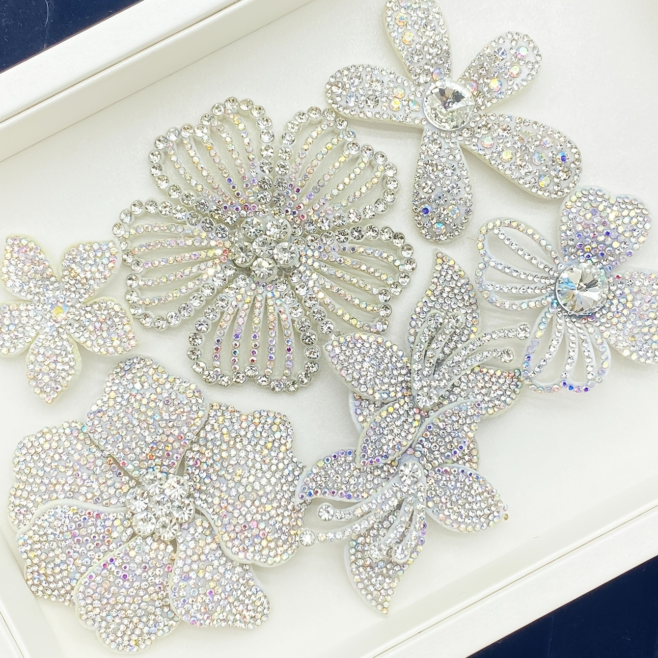 TEMU Lot de 6 fleurs en strass couleur champagne pour la couture à de vêtements, chaussures, chapeaux, sacs et la décoration d'emballages