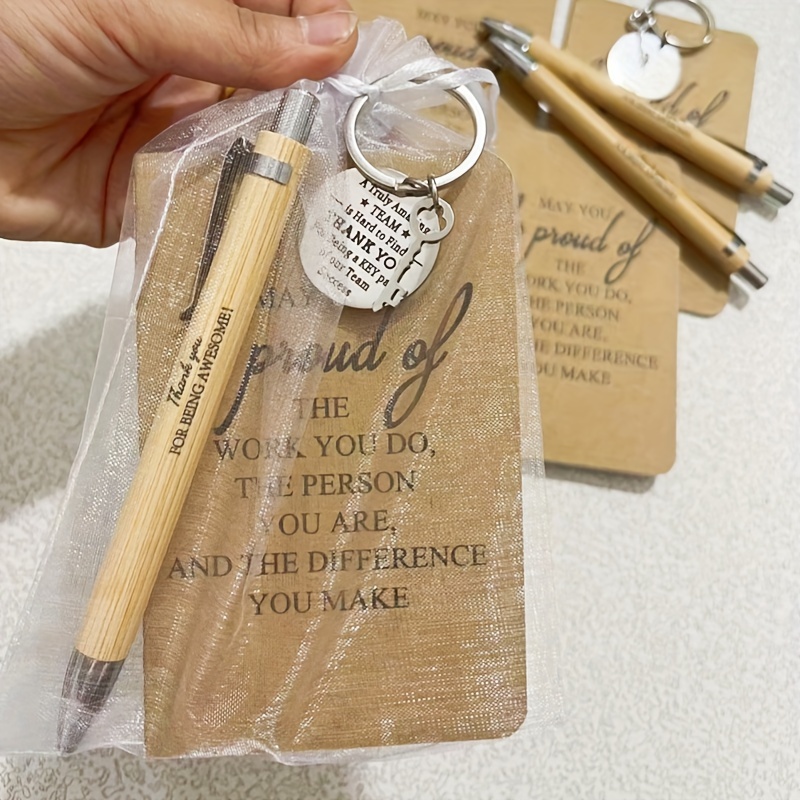 Set Regalo Insegnante - 6 Penne In Legno Incise, 6 Bouquet Fiori Secchi, 6 Portapenne Carta