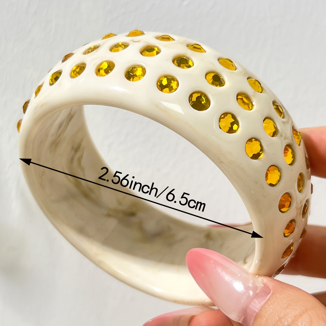 Creamy White Contrast Light Luxury Bracelet Set