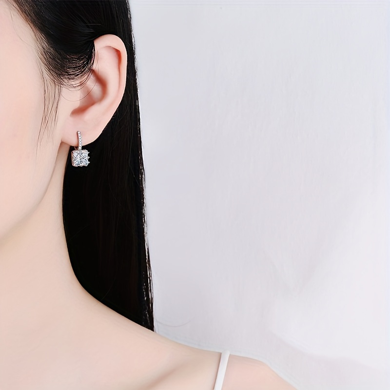 a pair of 2 carat moissanite earrings hypoallergenic 925 sterling silvery moissanite earrings elegant and   925 sterling silvery womens earrings valentines day gift christmas gift mothers day gift Product details 2