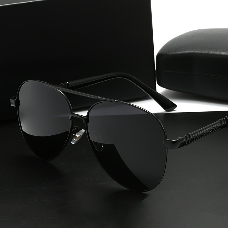 Classic Solid Black Frame Sunglasses for Daily Commuting