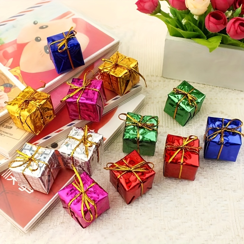 

12pcs Mini Gift Boxes, Aluminum Foil Laser Cut Candy Ornaments, Christmas Tree Decorations, Artistic Style, Square Shape, For Home & Kitchen, Hanging Holiday Party Favors