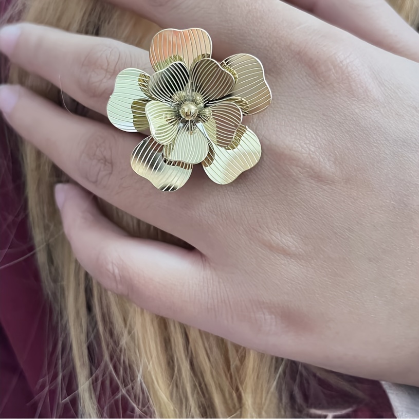 

Bague Florale Élégante en Acier Inoxydable Plaqué Or 18K à Double Couche - Bande Ouverte Ajustable Chic pour Femmes, Parfaite pour Tenue Décontractée & Spéciales