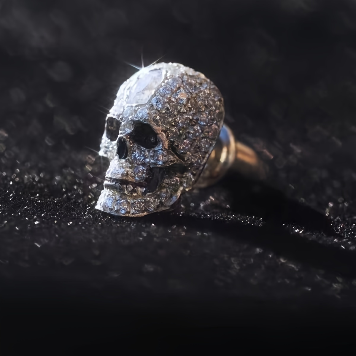 

1pc Skull Copper Stud Earring, Punk Style, Hip-hop Style Earring