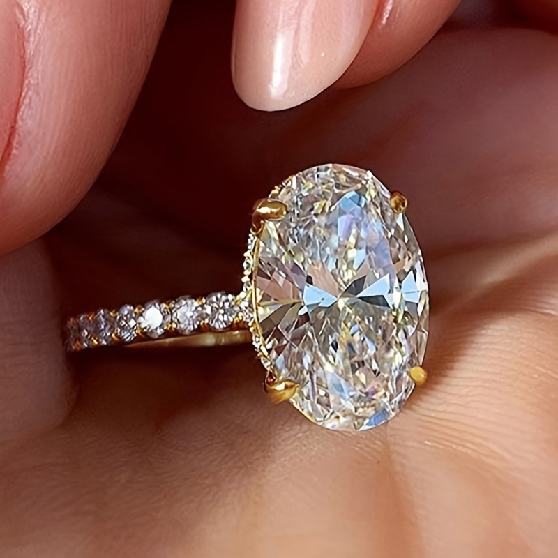 Women's Oval Cut Synthetic Zirconia Engagement Ring