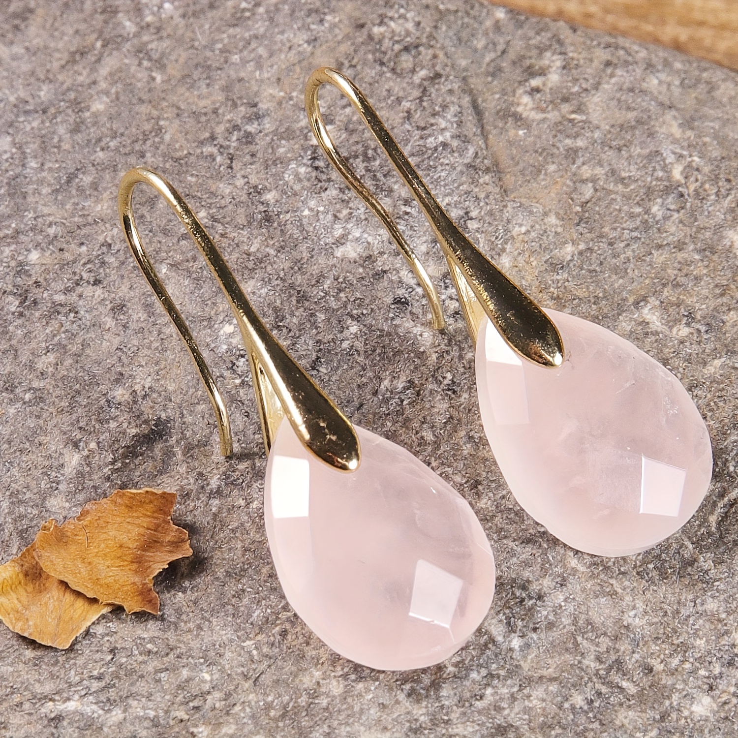 E-shop Natürliche Rosa Tränenform Ohrringe für Damen - Französisch inspirierte elegante Tropfensteine, zarte rosa Edelstein-Ohrringe für Partys,
