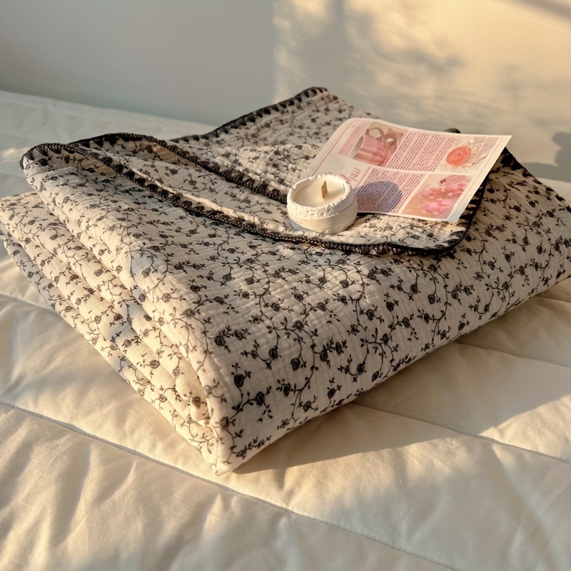 Image of 2025 New Reversible Floral Print Throw Blanket - Black & White Vintage Design, 40s Soft Lightweight Blanket For Office, Sofa, Nap, Home Decor Gift