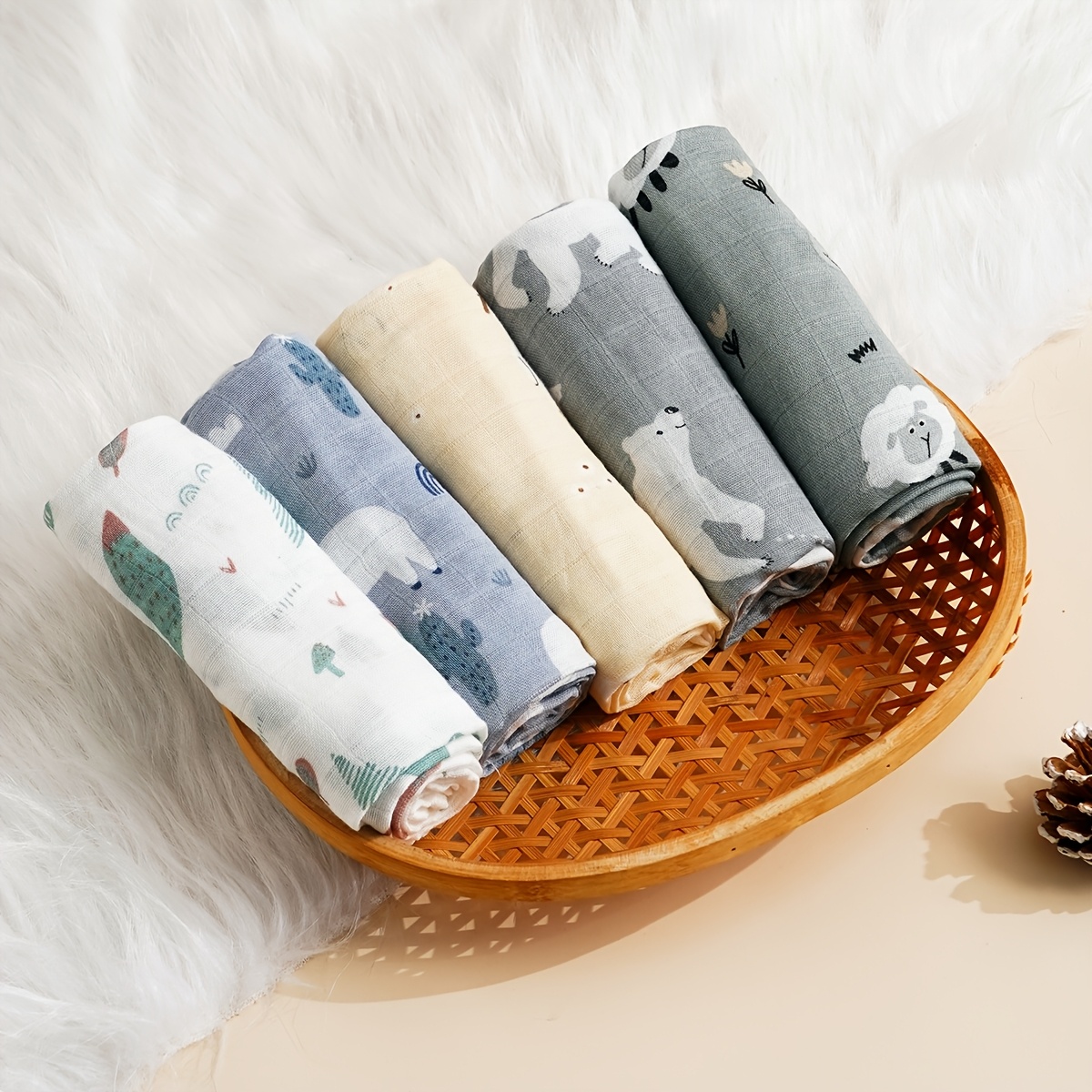 Image of Set Of 5 Bamboo Muslin Face Towels Measuring 60*60cm, Featuring Animal Prints, Perfect For Baby Burping, Facial Cleaning, And Can Be Used As Bibs