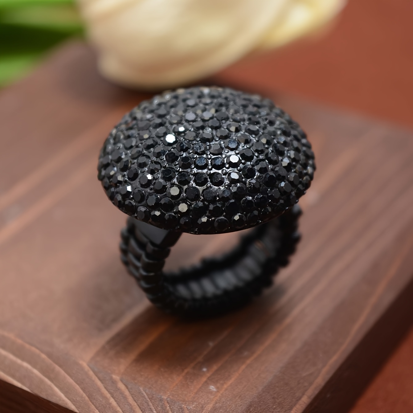 TEMU 1 Classic And White Round Full Rhinestone Spherical Wide Band Women's Stretch Ring, A Low-key And Exquisite Accessory For Banquets