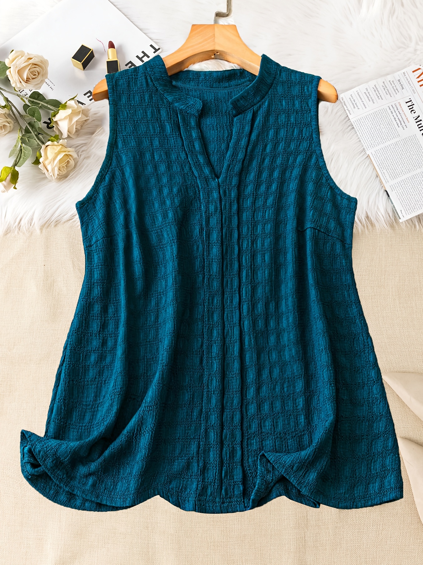 Elegant V-Neck Tank Top for Women, Made of Solid Color Knitted Fabric, Featuring High Elasticity, Suitable for Wearing in All Seasons.