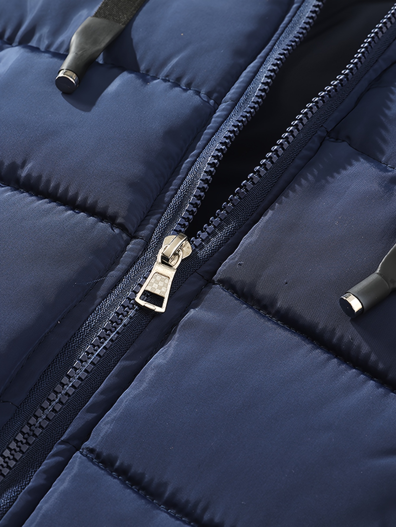 Stylish Men's Hooded Vest Image 9