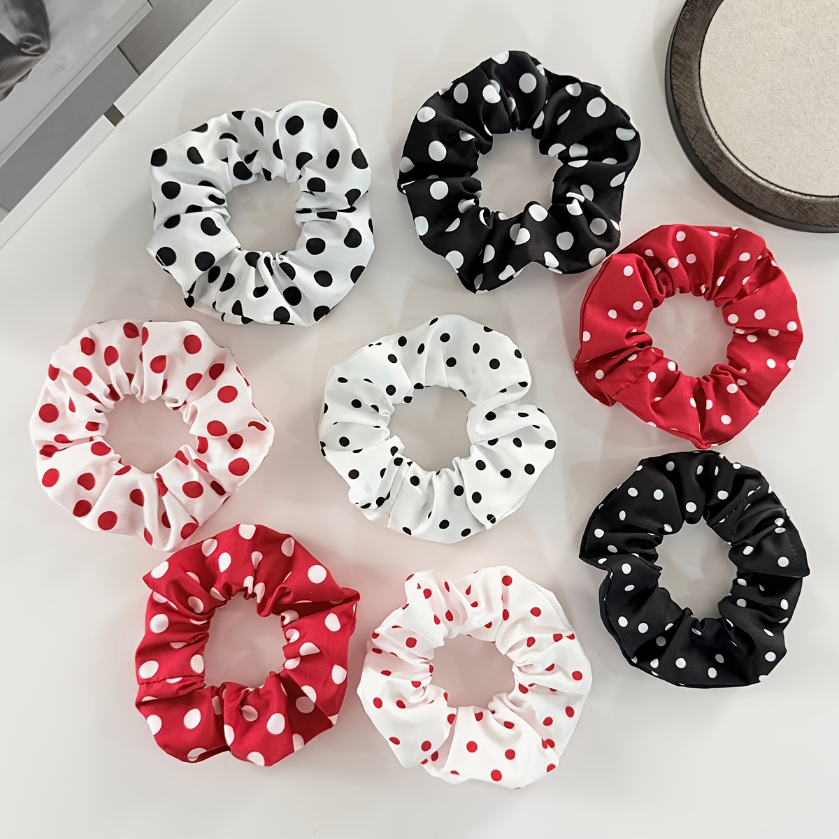 TEMU 8-teiliges Damen-Scrunchie-Set aus Stoff mit süßem elegantem großem kleinem Punktemuster in Schwarz Rot, Vintage-Minimalismus-Design, weicher