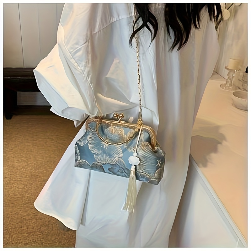 a patterned evening clutch with   closure a trendy and simple casual small handbag suitable for special occasions as an fabric womens shoulder chain bag with polyester lining versatile qipao inspired messenger crossbody christmas gift Product details 6