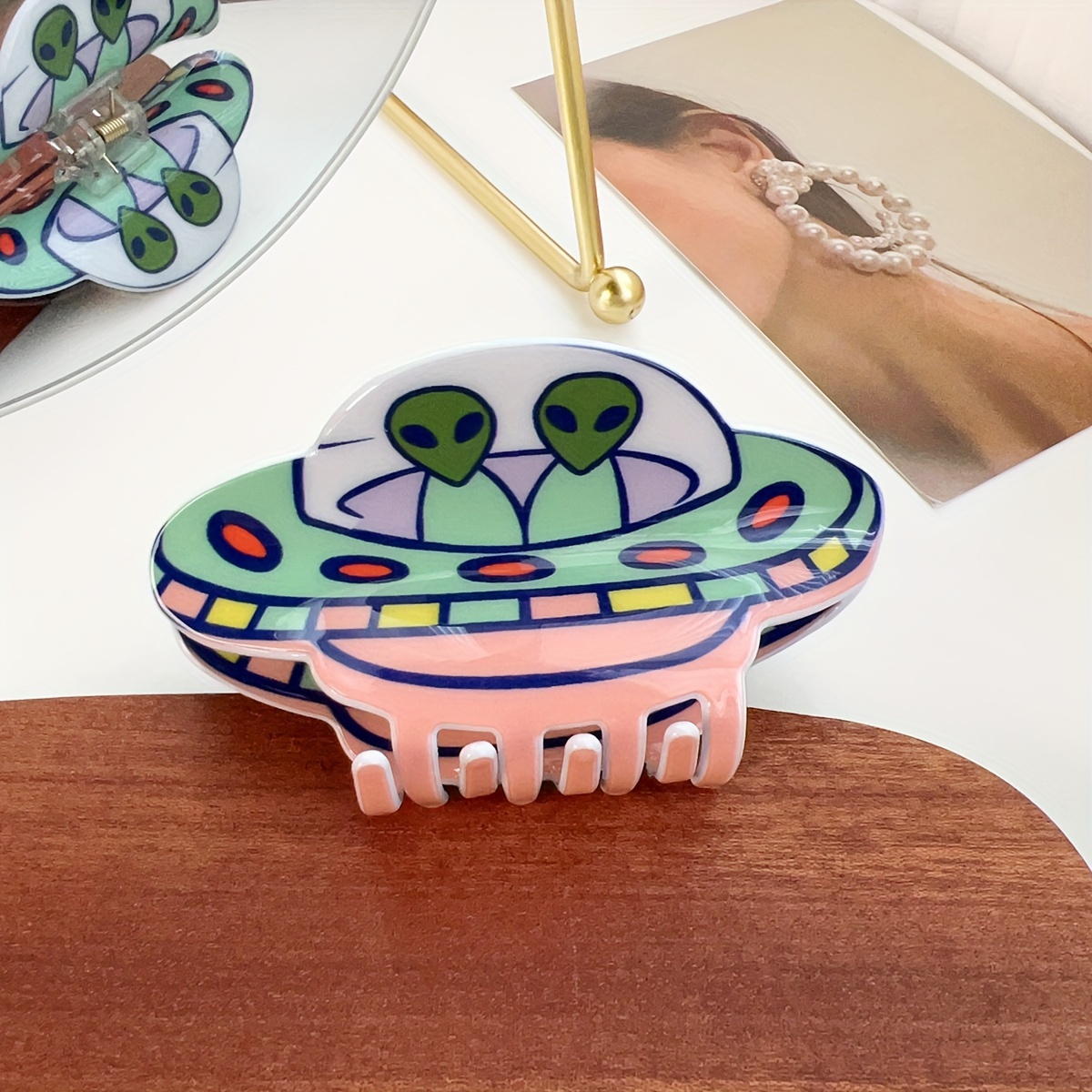 E-shop Kreative Cartoon Raumschiff Haarspangen mit Dopamin - Hochwertige Acryl Haarverzierungen für Frauen