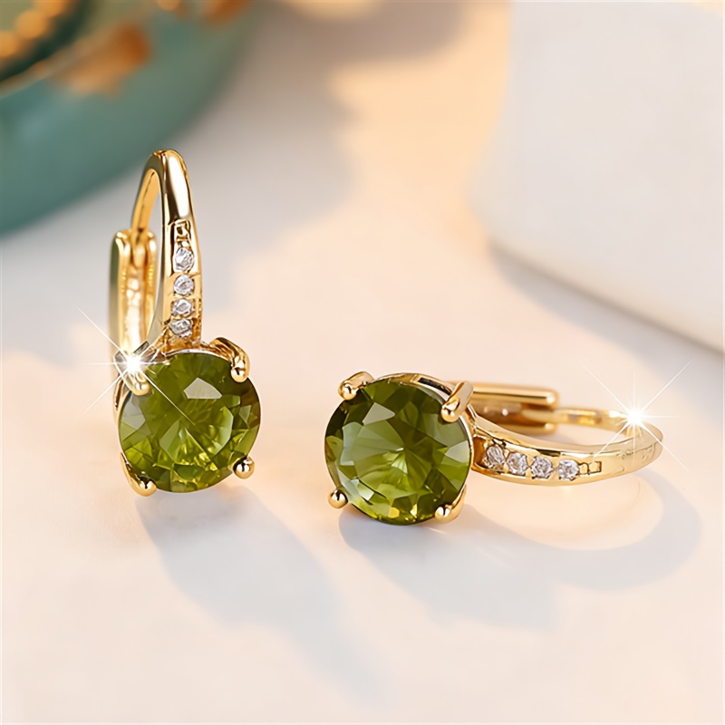 E-shop Paar goldenfarbene Vierklauen-Ohrhaken mit Cut-Set, grüne synthetische Zirkonia- Ohrstecker, Vintage Bohemian Luxus Fashion Individual Gorgeous