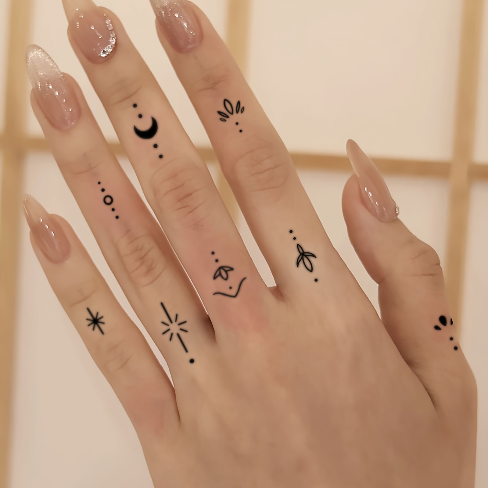 

Japanese Style Minimalist Temporary Finger Tattoos, Fashionable Small Symbols And Totems, Durable 1-3 Days, Easy To Apply Body Art Stickers